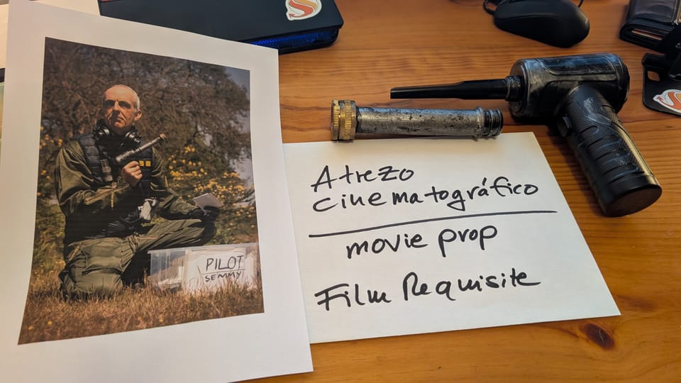 🎬What is the difference between a cos player and an actor?